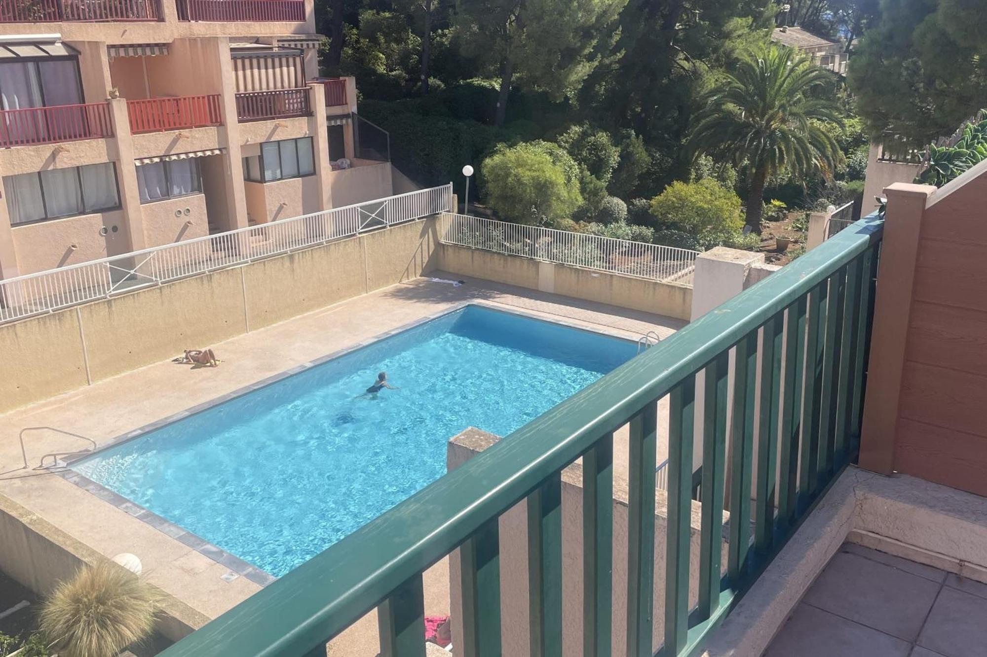 Bright Flat With Large Terrace * Bandol